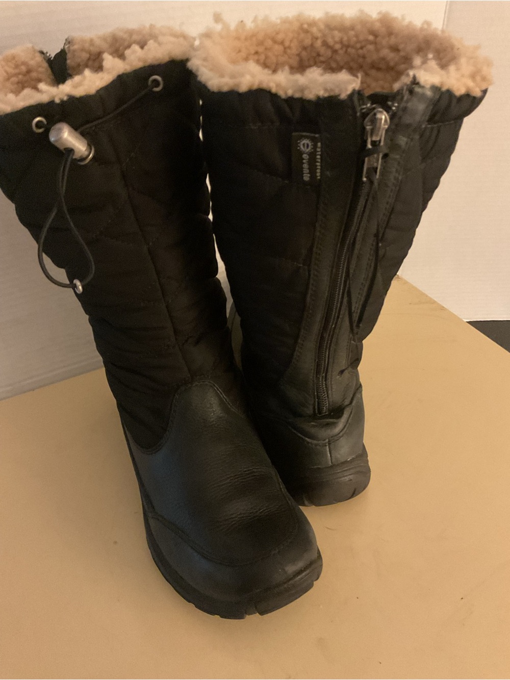 UGG women Black leather Quilted Tall snowpeck waterproof boots US 10